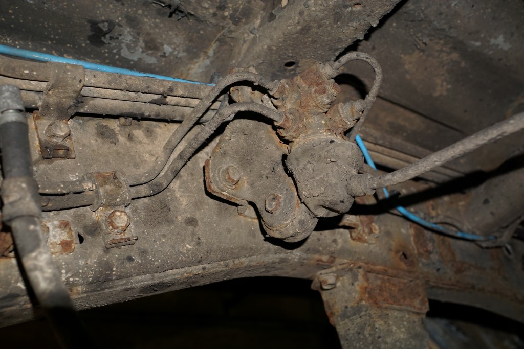 Toyota HZJ - bastidor central con cobertura completa